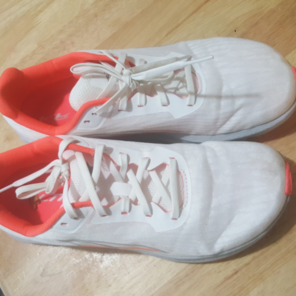 Altra Rivera 9